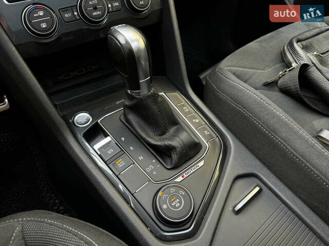Черный Фольксваген Tiguan Allspace, объемом двигателя 2 л и пробегом 195 тыс. км за 26499 $, фото 76 на Automoto.ua