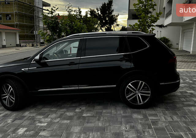 Черный Фольксваген Tiguan Allspace, объемом двигателя 2 л и пробегом 195 тыс. км за 26499 $, фото 3 на Automoto.ua