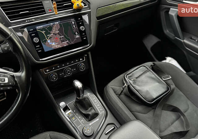Черный Фольксваген Tiguan Allspace, объемом двигателя 2 л и пробегом 195 тыс. км за 26499 $, фото 36 на Automoto.ua
