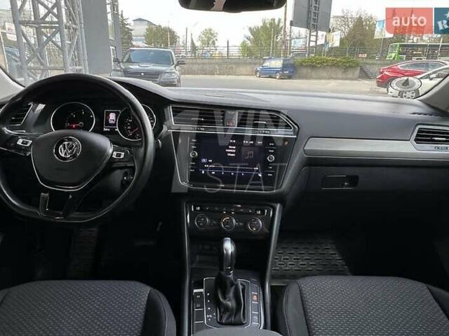 Черный Фольксваген Tiguan Allspace, объемом двигателя 1.97 л и пробегом 226 тыс. км за 22900 $, фото 5 на Automoto.ua
