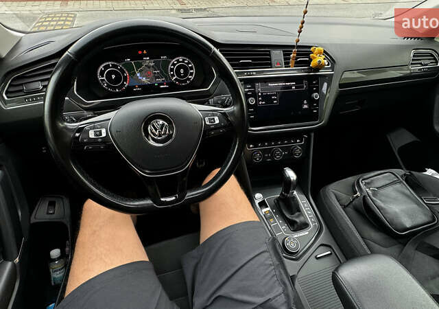 Черный Фольксваген Tiguan Allspace, объемом двигателя 2 л и пробегом 195 тыс. км за 26499 $, фото 41 на Automoto.ua