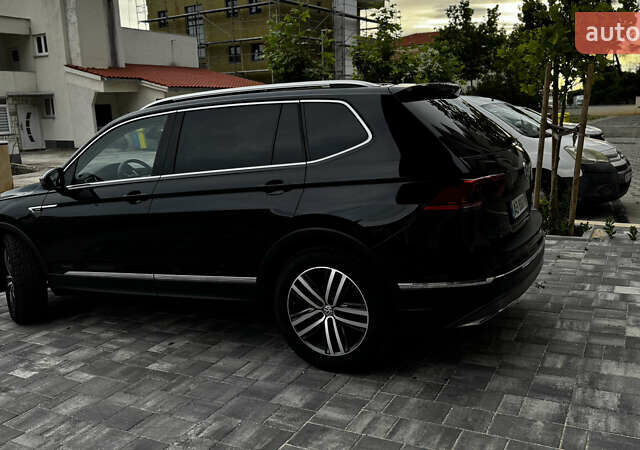 Черный Фольксваген Tiguan Allspace, объемом двигателя 2 л и пробегом 195 тыс. км за 26499 $, фото 4 на Automoto.ua