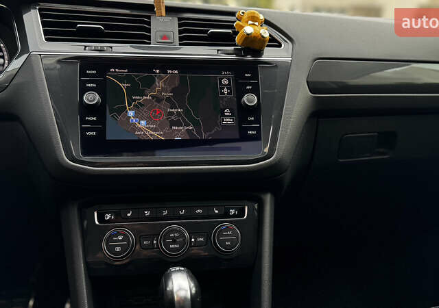 Чорний Фольксваген Tiguan Allspace, об'ємом двигуна 2 л та пробігом 195 тис. км за 26499 $, фото 35 на Automoto.ua