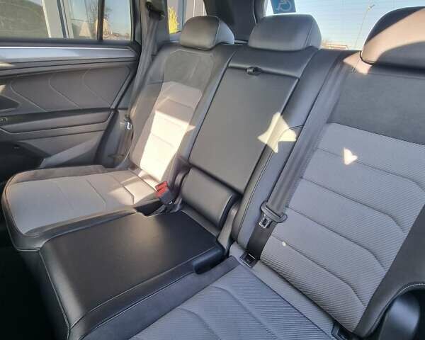 Чорний Фольксваген Tiguan Allspace, об'ємом двигуна 2 л та пробігом 158 тис. км за 29950 $, фото 16 на Automoto.ua