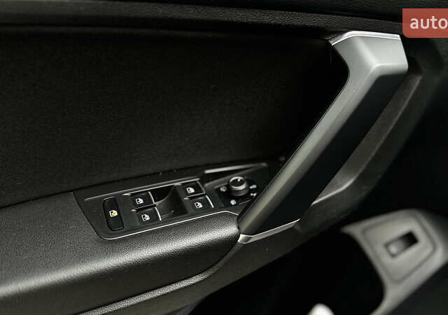 Черный Фольксваген Tiguan Allspace, объемом двигателя 2 л и пробегом 195 тыс. км за 26499 $, фото 29 на Automoto.ua