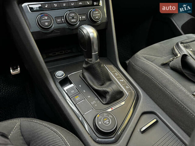 Чорний Фольксваген Tiguan Allspace, об'ємом двигуна 2 л та пробігом 195 тис. км за 26499 $, фото 76 на Automoto.ua