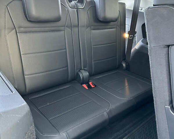 Черный Фольксваген Tiguan Allspace, объемом двигателя 1.98 л и пробегом 116 тыс. км за 22000 $, фото 17 на Automoto.ua