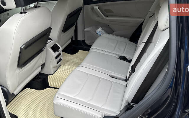 Черный Фольксваген Tiguan Allspace, объемом двигателя 2 л и пробегом 166 тыс. км за 30000 $, фото 7 на Automoto.ua