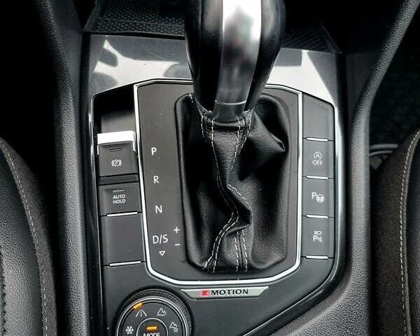 Черный Фольксваген Tiguan Allspace, объемом двигателя 2 л и пробегом 263 тыс. км за 31500 $, фото 76 на Automoto.ua