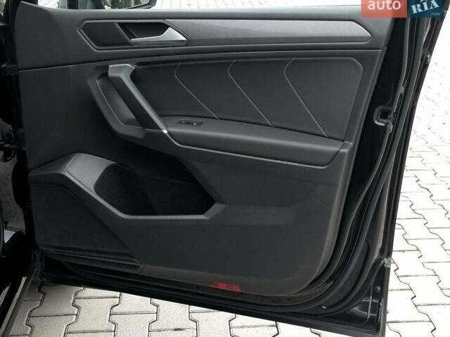 Черный Фольксваген Tiguan Allspace, объемом двигателя 2 л и пробегом 263 тыс. км за 31500 $, фото 91 на Automoto.ua