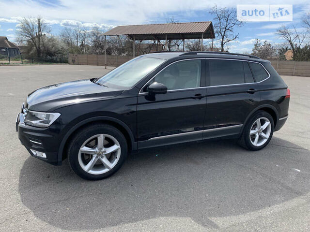 Чорний Фольксваген Tiguan Allspace, об'ємом двигуна 2 л та пробігом 75 тис. км за 23000 $, фото 1 на Automoto.ua