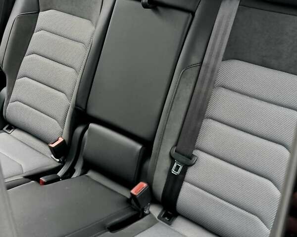 Черный Фольксваген Tiguan Allspace, объемом двигателя 2 л и пробегом 263 тыс. км за 31500 $, фото 85 на Automoto.ua
