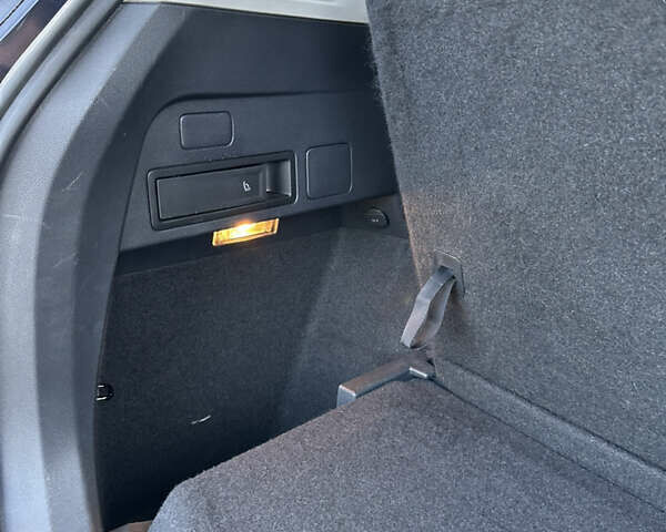 Черный Фольксваген Tiguan Allspace, объемом двигателя 1.98 л и пробегом 116 тыс. км за 22000 $, фото 18 на Automoto.ua
