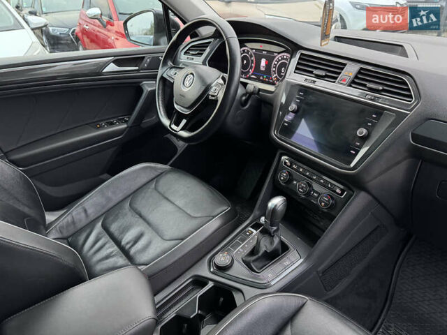 Чорний Фольксваген Tiguan Allspace, об'ємом двигуна 1.98 л та пробігом 170 тис. км за 21200 $, фото 33 на Automoto.ua