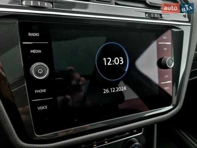 Черный Фольксваген Tiguan Allspace, объемом двигателя 2 л и пробегом 263 тыс. км за 31500 $, фото 55 на Automoto.ua