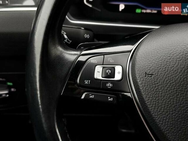 Черный Фольксваген Tiguan Allspace, объемом двигателя 2 л и пробегом 263 тыс. км за 31500 $, фото 43 на Automoto.ua