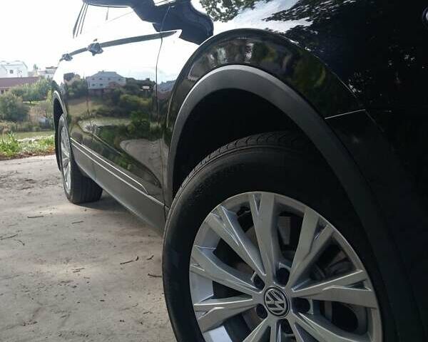 Черный Фольксваген Tiguan Allspace, объемом двигателя 2 л и пробегом 122 тыс. км за 19500 $, фото 4 на Automoto.ua