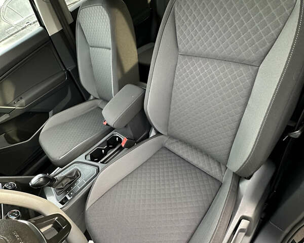 Черный Фольксваген Tiguan Allspace, объемом двигателя 2 л и пробегом 69 тыс. км за 16950 $, фото 15 на Automoto.ua