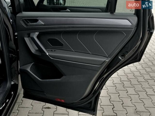 Черный Фольксваген Tiguan Allspace, объемом двигателя 2 л и пробегом 263 тыс. км за 31500 $, фото 93 на Automoto.ua