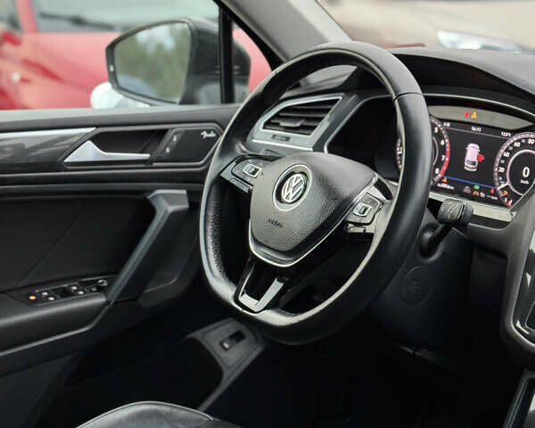 Чорний Фольксваген Tiguan Allspace, об'ємом двигуна 1.98 л та пробігом 170 тис. км за 21200 $, фото 37 на Automoto.ua
