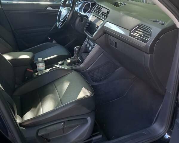 Черный Фольксваген Tiguan Allspace, объемом двигателя 2 л и пробегом 194 тыс. км за 20000 $, фото 3 на Automoto.ua