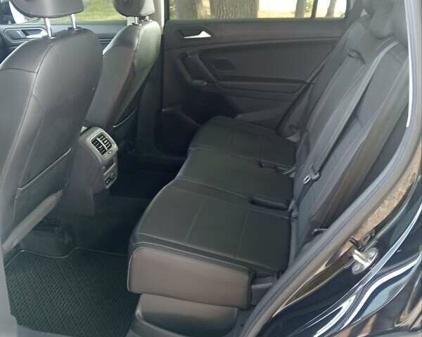 Черный Фольксваген Tiguan Allspace, объемом двигателя 2 л и пробегом 122 тыс. км за 19500 $, фото 10 на Automoto.ua