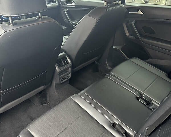Чорний Фольксваген Tiguan Allspace, об'ємом двигуна 1.98 л та пробігом 99 тис. км за 17700 $, фото 10 на Automoto.ua