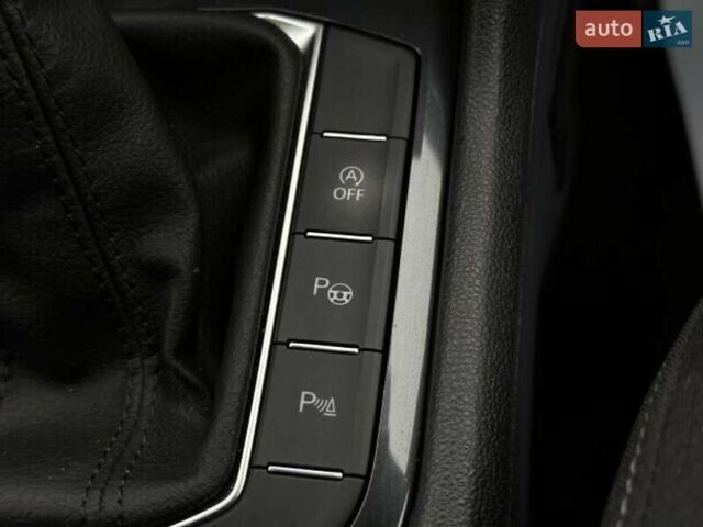 Чорний Фольксваген Tiguan Allspace, об'ємом двигуна 0 л та пробігом 214 тис. км за 30000 $, фото 124 на Automoto.ua