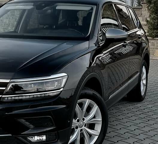 Чорний Фольксваген Tiguan Allspace, об'ємом двигуна 0 л та пробігом 214 тис. км за 30000 $, фото 24 на Automoto.ua