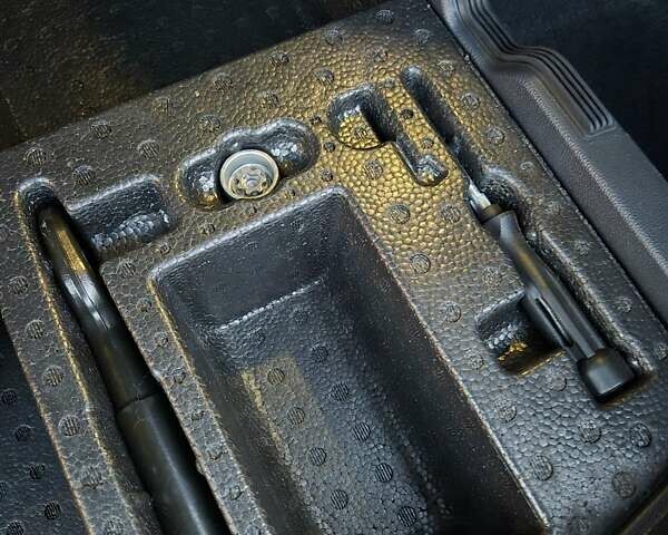 Черный Фольксваген Tiguan Allspace, объемом двигателя 0 л и пробегом 177 тыс. км за 32500 $, фото 28 на Automoto.ua