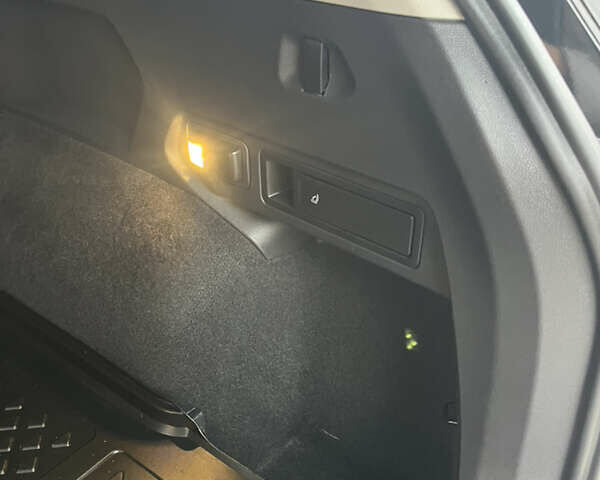 Черный Фольксваген Tiguan Allspace, объемом двигателя 2 л и пробегом 196 тыс. км за 30500 $, фото 63 на Automoto.ua