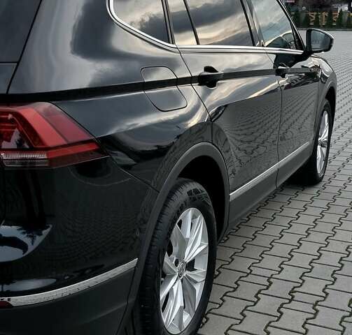 Чорний Фольксваген Tiguan Allspace, об'ємом двигуна 0 л та пробігом 214 тис. км за 30000 $, фото 51 на Automoto.ua