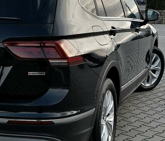 Чорний Фольксваген Tiguan Allspace, об'ємом двигуна 0 л та пробігом 214 тис. км за 30000 $, фото 40 на Automoto.ua