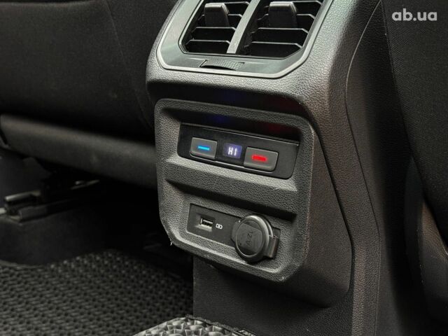 Черный Фольксваген Tiguan Allspace, объемом двигателя 2 л и пробегом 180 тыс. км за 30540 $, фото 17 на Automoto.ua