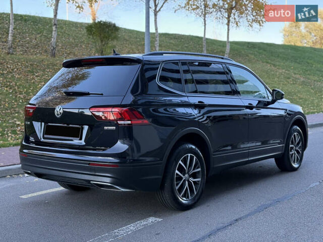 Черный Фольксваген Tiguan Allspace, объемом двигателя 2 л и пробегом 60 тыс. км за 19900 $, фото 10 на Automoto.ua