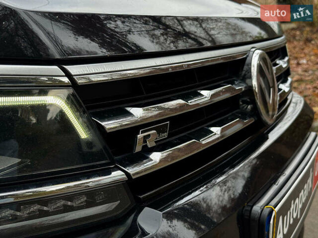 Черный Фольксваген Tiguan Allspace, объемом двигателя 2 л и пробегом 180 тыс. км за 30540 $, фото 30 на Automoto.ua