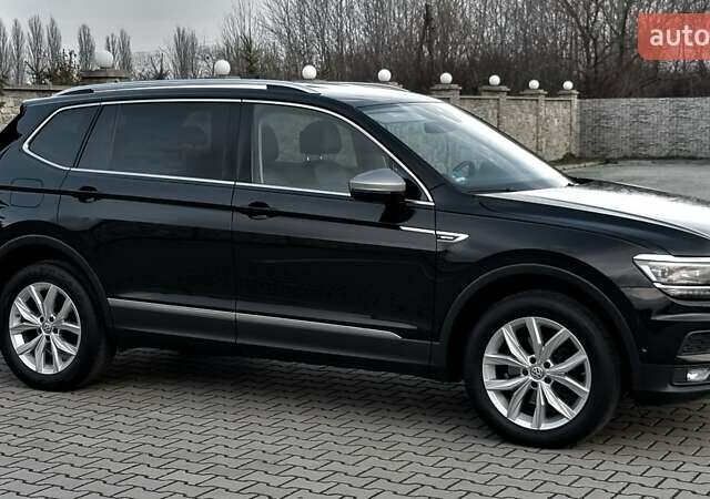 Чорний Фольксваген Tiguan Allspace, об'ємом двигуна 0 л та пробігом 214 тис. км за 30000 $, фото 18 на Automoto.ua