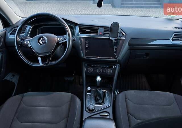 Черный Фольксваген Tiguan Allspace, объемом двигателя 1.97 л и пробегом 204 тыс. км за 28400 $, фото 1 на Automoto.ua