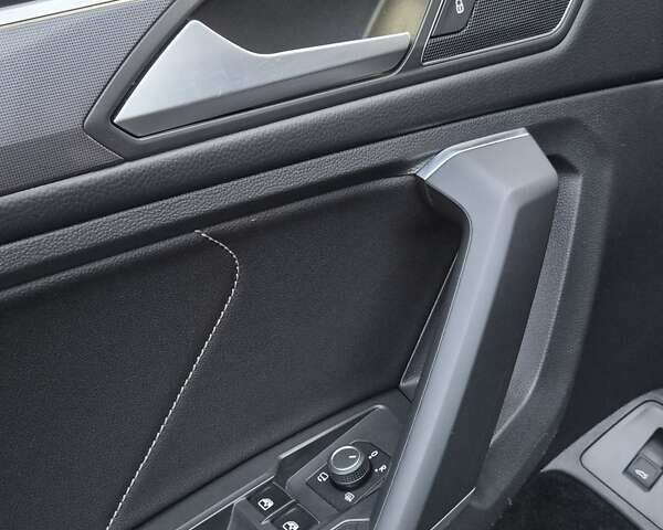 Черный Фольксваген Tiguan Allspace, объемом двигателя 0 л и пробегом 177 тыс. км за 32500 $, фото 44 на Automoto.ua