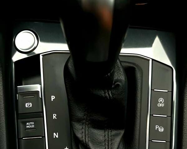 Чорний Фольксваген Tiguan Allspace, об'ємом двигуна 0 л та пробігом 214 тис. км за 30000 $, фото 123 на Automoto.ua
