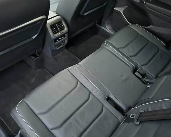 Черный Фольксваген Tiguan Allspace, объемом двигателя 0 л и пробегом 177 тыс. км за 32500 $, фото 31 на Automoto.ua