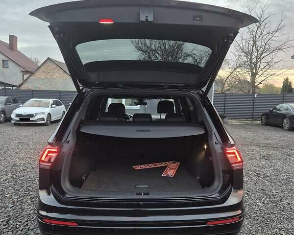 Черный Фольксваген Tiguan Allspace, объемом двигателя 0 л и пробегом 177 тыс. км за 32500 $, фото 23 на Automoto.ua