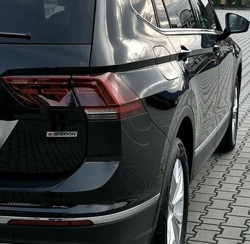 Чорний Фольксваген Tiguan Allspace, об'ємом двигуна 0 л та пробігом 214 тис. км за 30000 $, фото 43 на Automoto.ua