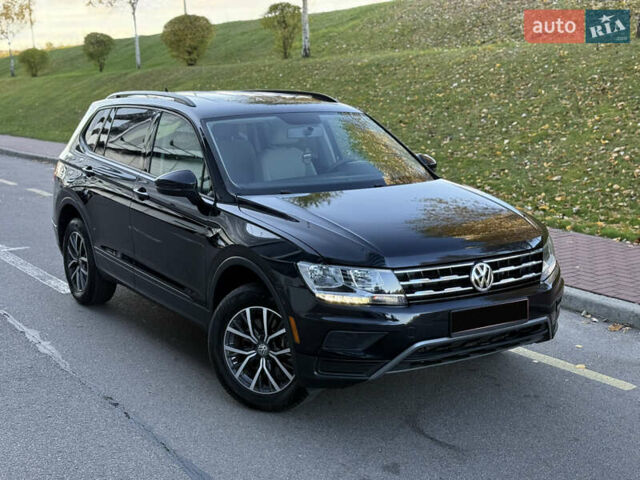Черный Фольксваген Tiguan Allspace, объемом двигателя 2 л и пробегом 60 тыс. км за 19900 $, фото 3 на Automoto.ua