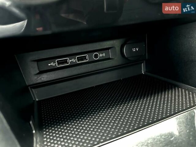 Чорний Фольксваген Tiguan Allspace, об'ємом двигуна 0 л та пробігом 214 тис. км за 30000 $, фото 127 на Automoto.ua