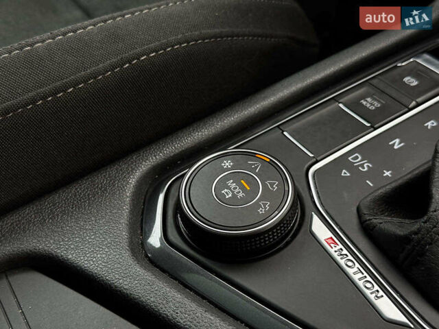 Черный Фольксваген Tiguan Allspace, объемом двигателя 2 л и пробегом 180 тыс. км за 30540 $, фото 27 на Automoto.ua