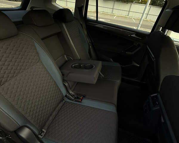Фольксваген Tiguan Allspace 2020 в Луцке на Automoto.ua Черный Фольксваген Tiguan Allspace, объемом двигателя 2 л и пробегом 197 тыс. км за 29499 $, фото 26 на Automoto.ua
