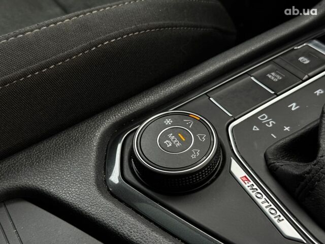 Черный Фольксваген Tiguan Allspace, объемом двигателя 2 л и пробегом 180 тыс. км за 30540 $, фото 27 на Automoto.ua