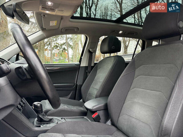 Черный Фольксваген Tiguan Allspace, объемом двигателя 2 л и пробегом 180 тыс. км за 30540 $, фото 36 на Automoto.ua