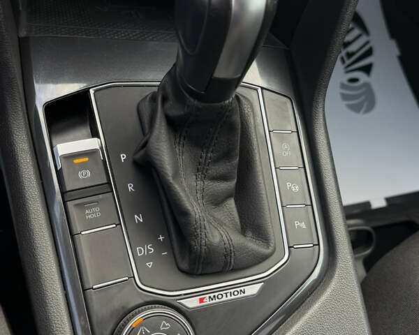 Фольксваген Tiguan Allspace 2020 в Луцке на Automoto.ua Черный Фольксваген Tiguan Allspace, объемом двигателя 2 л и пробегом 197 тыс. км за 29499 $, фото 12 на Automoto.ua